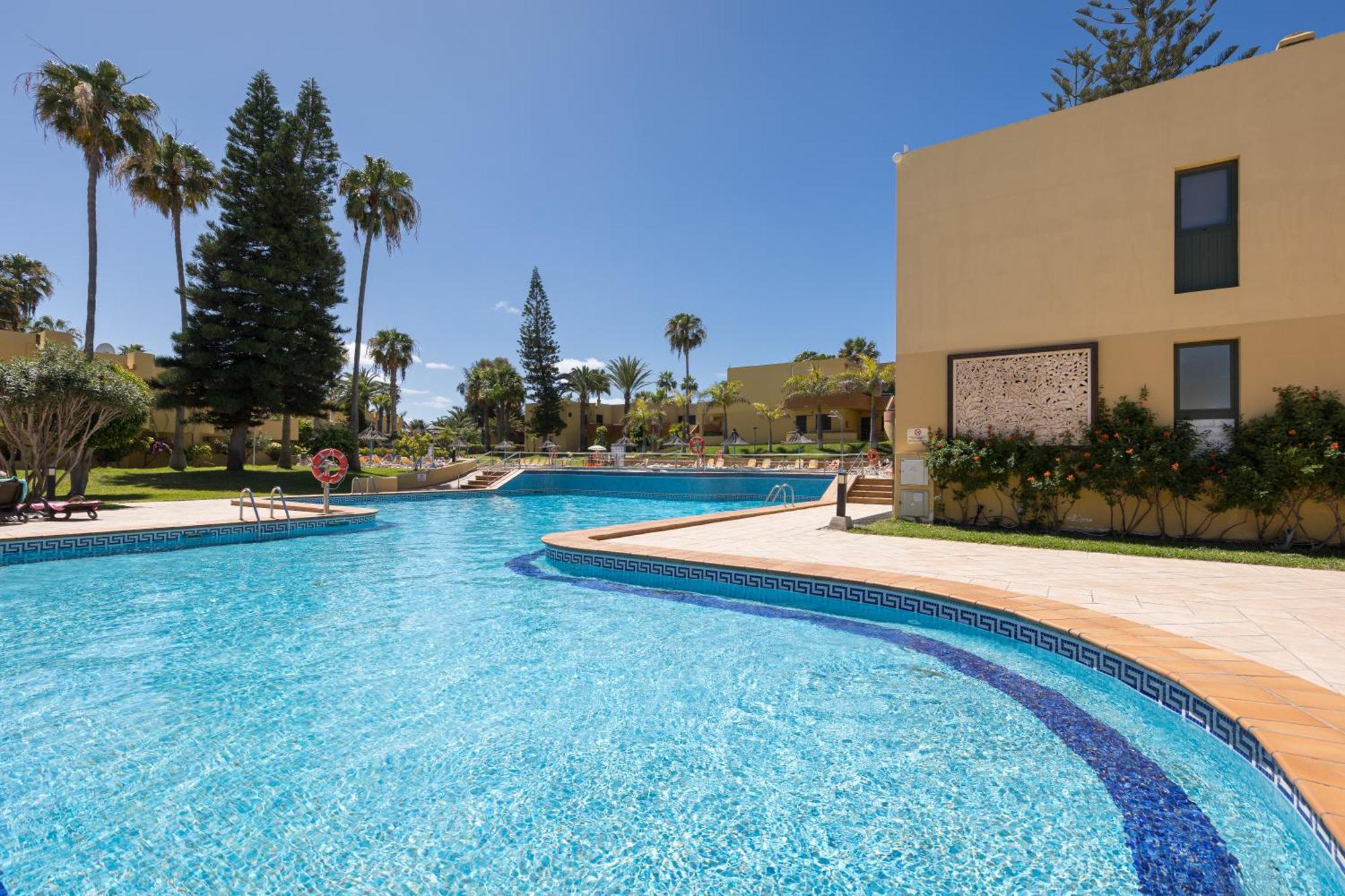 Home2Book Pool & Tennis Court Cozy Apt, Коральео Экстерьер фото
