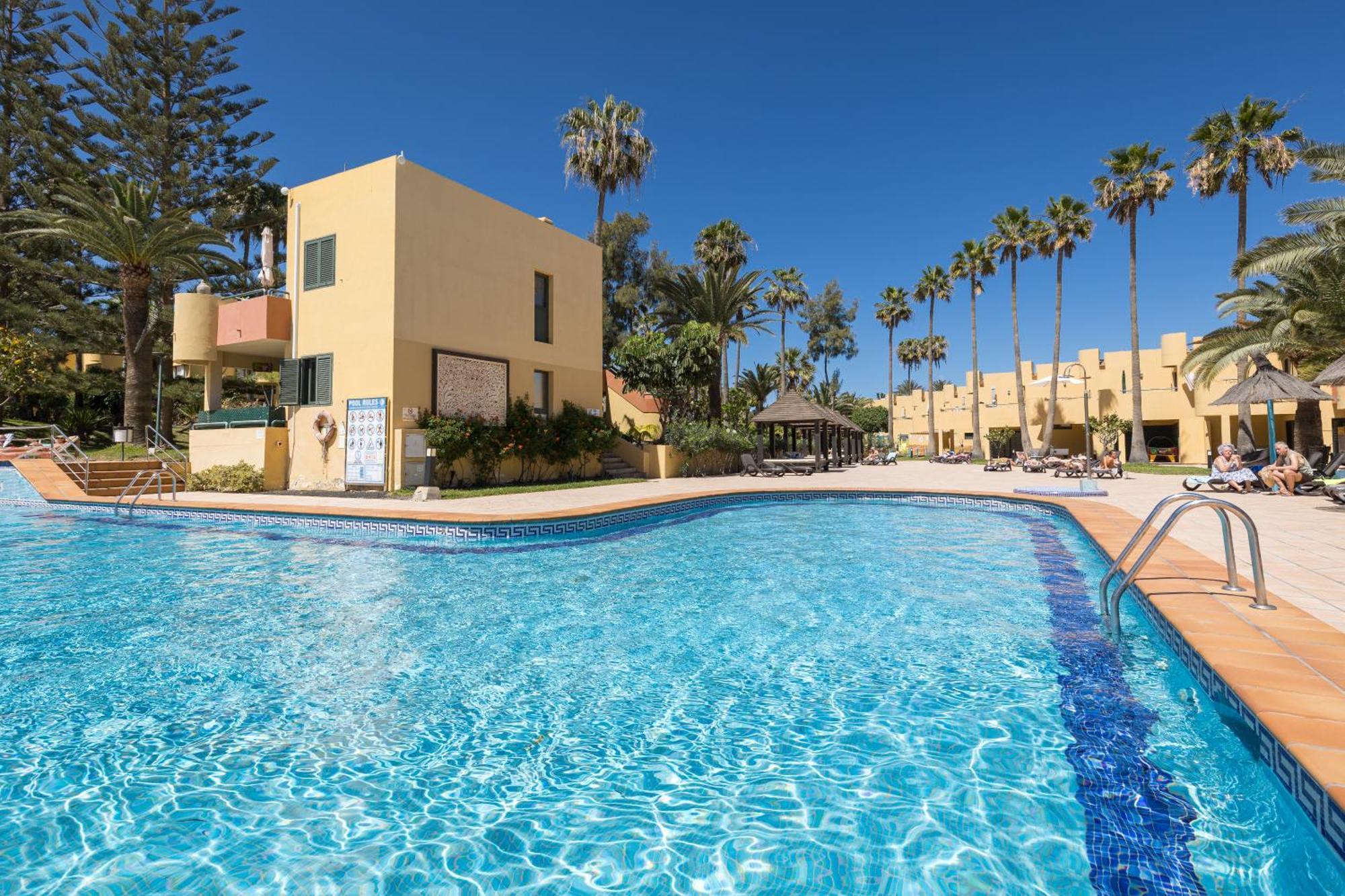 Home2Book Pool & Tennis Court Cozy Apt, Коральео Экстерьер фото